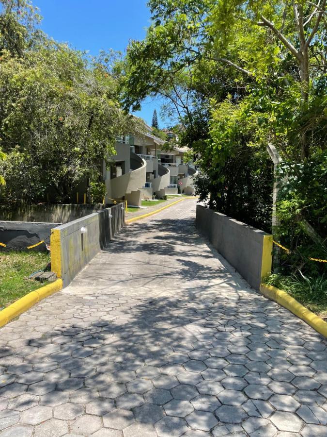 Apto Em Condominio No Centro De Bombinhas, Proximo Da Praia Exteriör bild