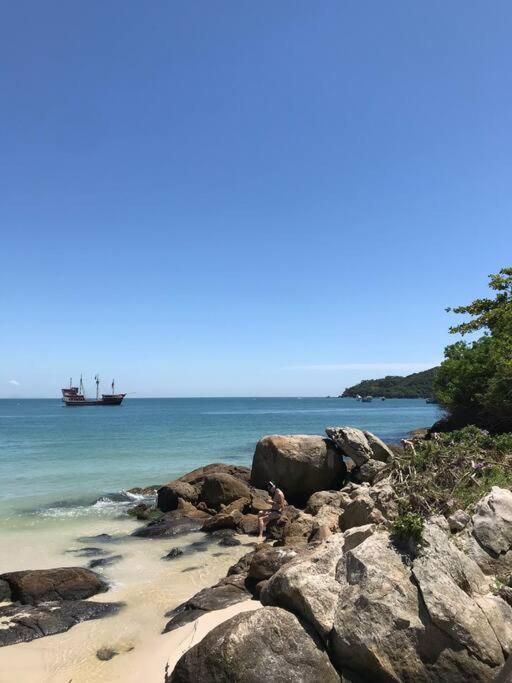 Apto Em Condominio No Centro De Bombinhas, Proximo Da Praia Exteriör bild
