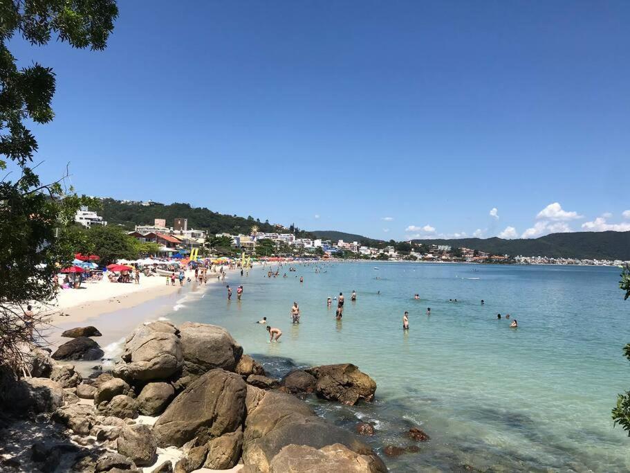Apto Em Condominio No Centro De Bombinhas, Proximo Da Praia Exteriör bild