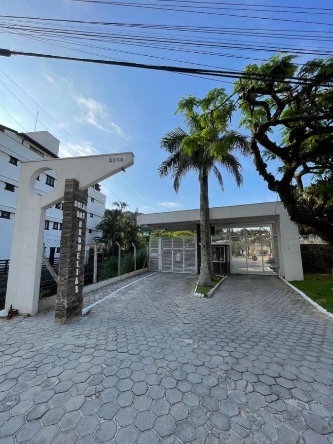 Apto Em Condominio No Centro De Bombinhas, Proximo Da Praia Exteriör bild