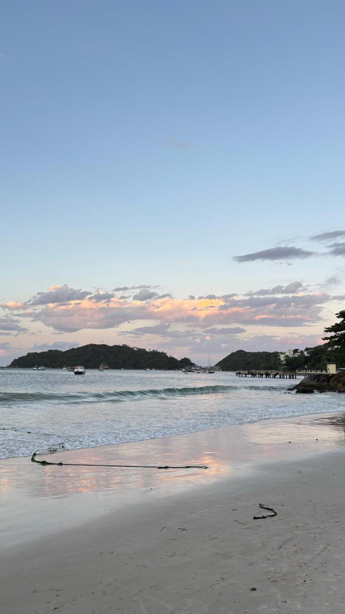 Apto Em Condominio No Centro De Bombinhas, Proximo Da Praia Exteriör bild