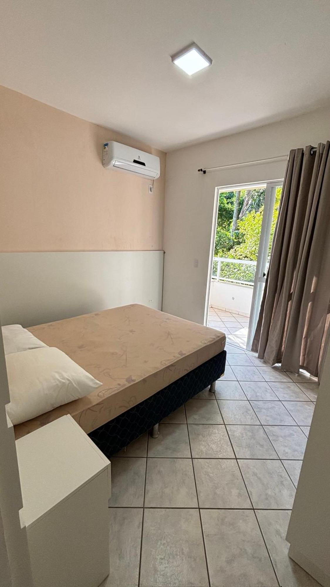 Apto Em Condominio No Centro De Bombinhas, Proximo Da Praia Exteriör bild